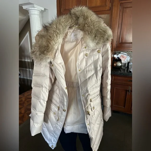 Fur jacket - Picture 3 of 3